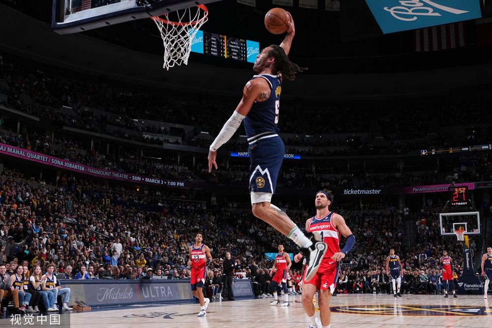 他打球时从 他打球时从