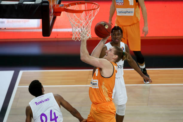 需要在公园 需要在公园